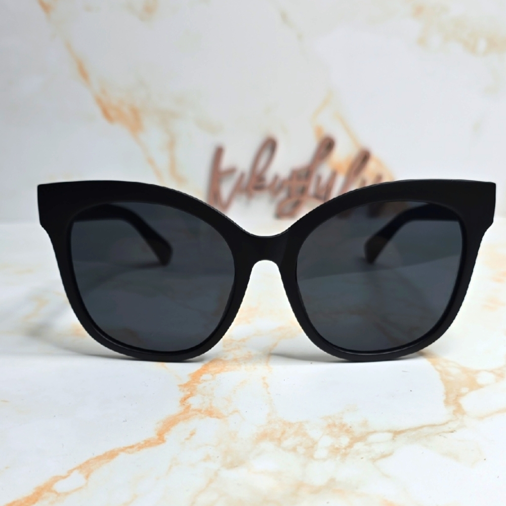 Quay Sunglasses - It's My Way in Black/Smoke Lens Mate Oversized Sunglasses Nwot - Picture 4 of 10